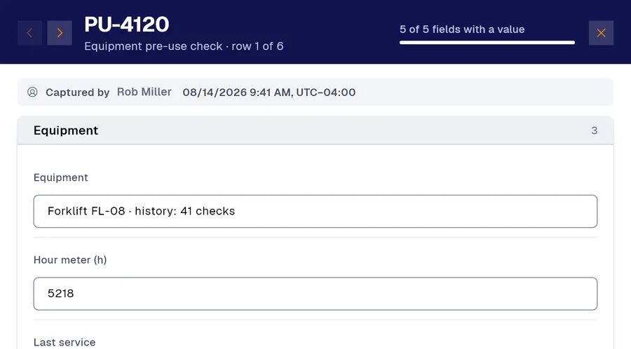 Record PU-4120 of the “Equipment pre-use check” form in PAIR. Equipment: Forklift FL-08 · history: 41 checks; Hour meter (h): 5218.